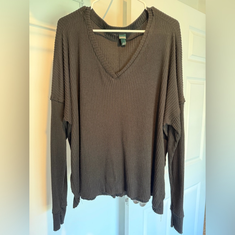 Ribbed V-Neck Shirt